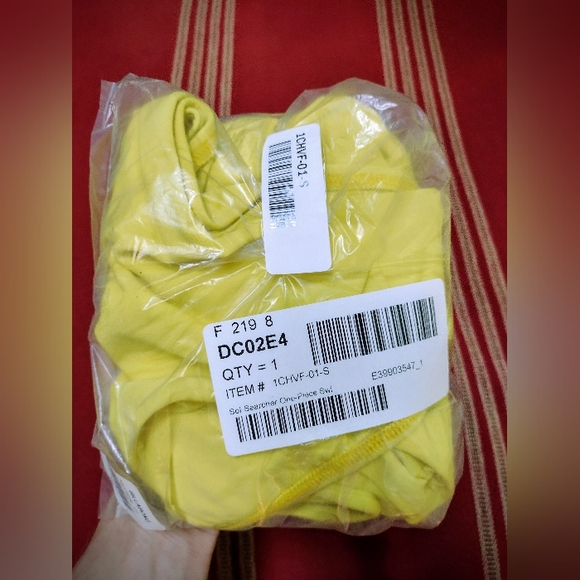 NWT Billabong Women's Swim One Piece Bathing Suit, W's Small, Factory Sealed - Picture 4 of 7